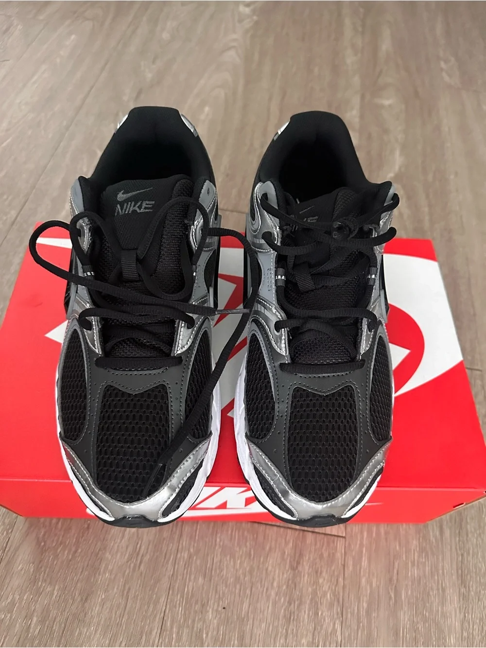 Nike Mens V5 RNR Sneakers - Picture 2 of 6